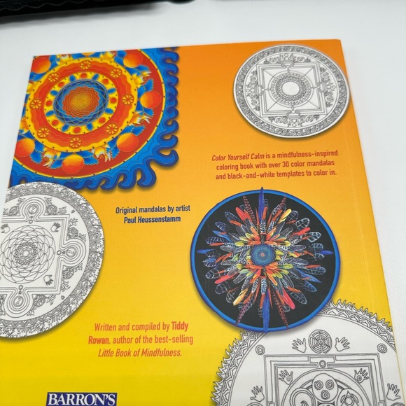 Color and crayons, coloring books - Picture 13 of 16